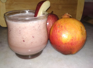 A picture of Apple-pomegranate smoothie.