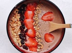 Hình của món Sinh tố socola đen yến mạch (bữa sáng).