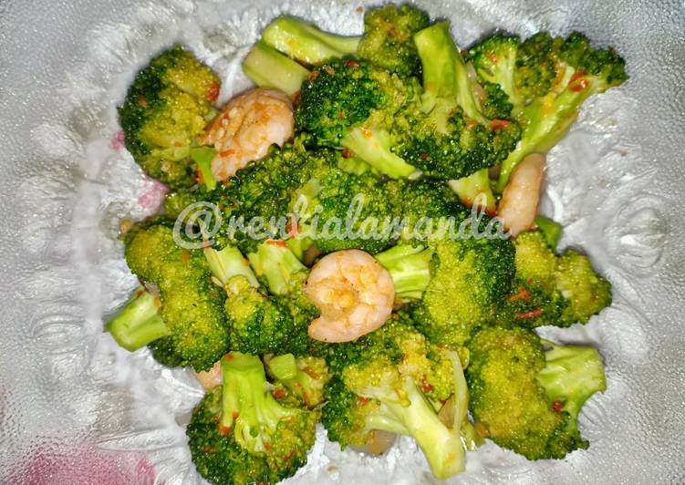Bagaimana Membuat Tumis Brokoli Udang yang Enak Banget