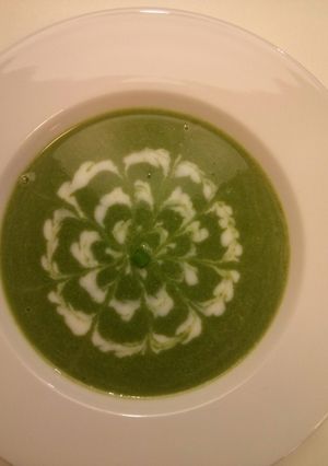 A picture of Creamy Spinach soup.