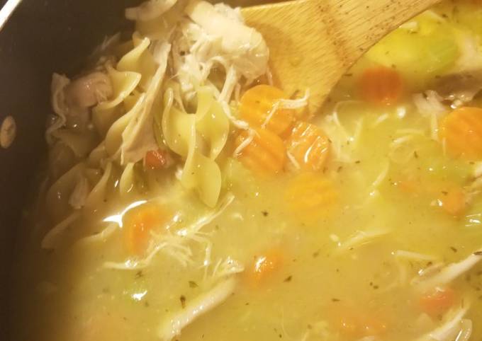 Easiest Way to Make Any-night-of-the-week Chicken soup (with bones)