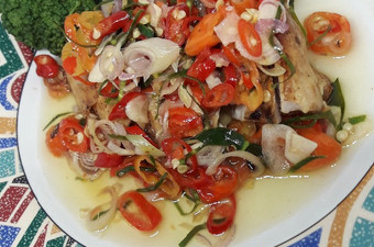 Anti Ribet, Memasak Ayam panggang sambal matah Istimewa
