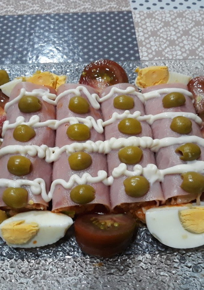 Una foto de Canelones de verano con jamón cocido