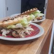Sándwich de pollo-champiñón con queso azul