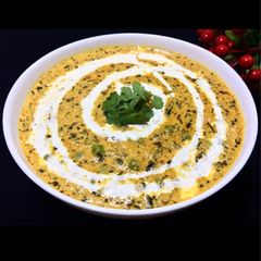 A picture of Methi matar malai.