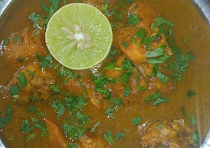 Recipe of Ultimate Dhaba Style simple & Spicy Chicken Gravy