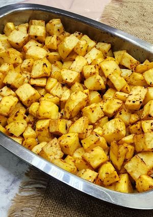 Una foto de Papas bravas al horno 🥔🌶️🔥