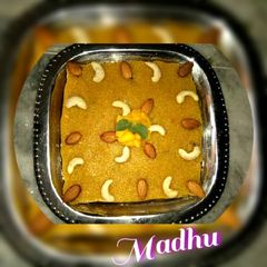 A picture of Mango suji halwa.