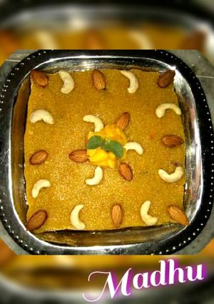 A picture of Mango suji halwa.