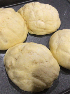 A picture of Melon Pan.