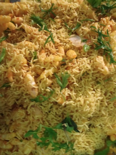 ચૂરમુરી ભેળ (Churmuri Bhel Recipe In Gujarati) રેસીપી મુખ્ય ફોટો