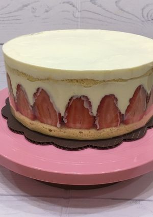 Foto resep Strawberry shortcake keto birthday cake