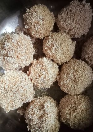 चौलाई के लड्डू (cholai ke ladoo recipe in Hindi) रेसिपी मुख्य फोटो