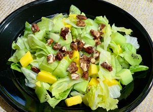 Una foto de Ensalada tropical