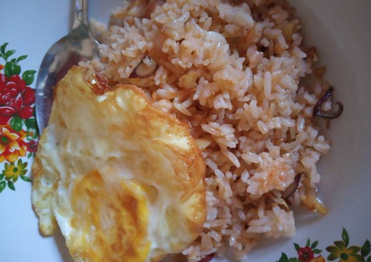 Cara Gampang Membuat Nasgor saus tomat yang Bisa Manjain Lidah