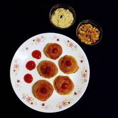 Stuffed Potato Fritters A picture of Stuffed Potato Fritters.