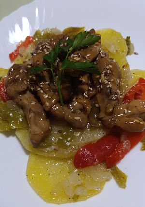 Una foto de Tiras de pollo terriyaki al Parlamento Fino