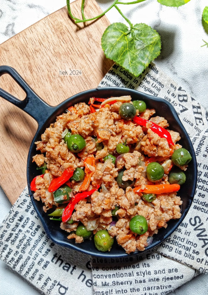 Foto resep Tumis Pedas Leunca Oncom
