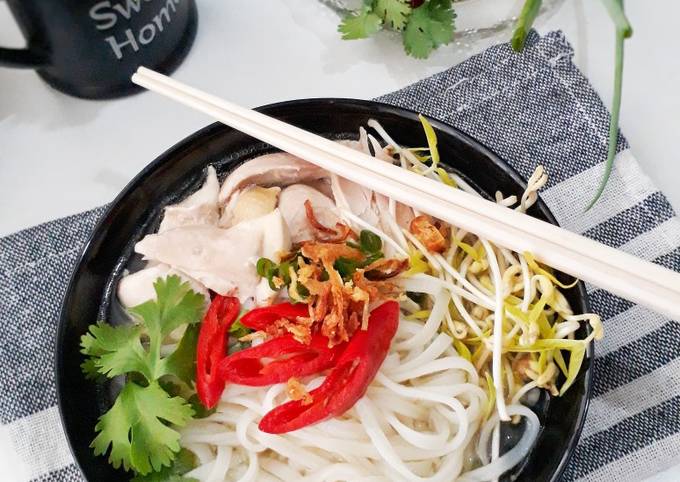 Pho Ga: Vietnamese Chicken Noodle Soup