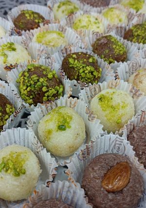 صورة لوصفة كرات منوعة بجوز الهند