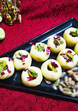 A picture of Kesar mava peda.
