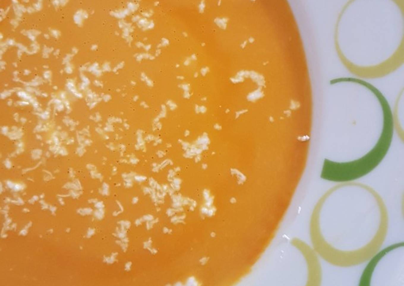 Crema de calabaza con cúrcuma y queso feta