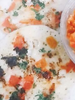 उत्तपम (रवा) (Uttapam Recipe In Hindi) रेसिपी मुख्य फोटो
