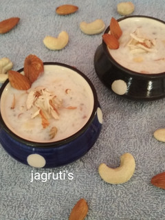 ડ્રાયફ્રુટ ખીર(Dryfruit kheer recipe in Gujarati) રેસીપી મુખ્ય ફોટો
