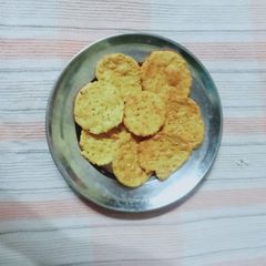 Besan papdi A picture of Besan papdi.