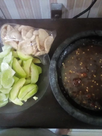 Cara Gampang Menyiapkan Resep Rujak petis alakadarnya🤣 yang Lezat Anti Ribet, Bisa Manjain Lidah