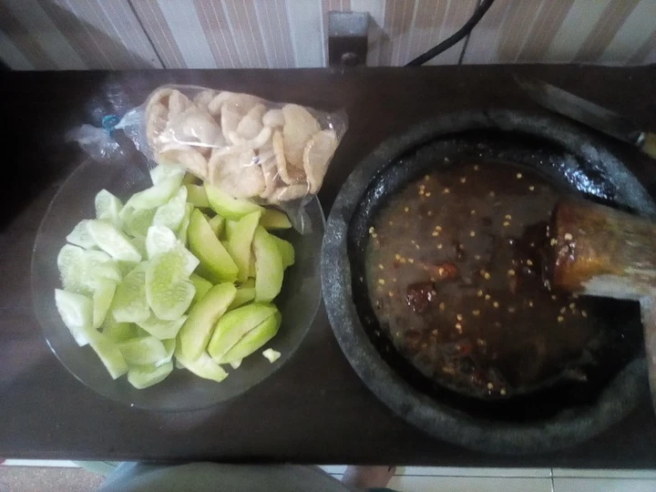 Cara Gampang Menyiapkan Resep Rujak petis alakadarnya🤣 yang Lezat Anti Ribet, Bisa Manjain Lidah