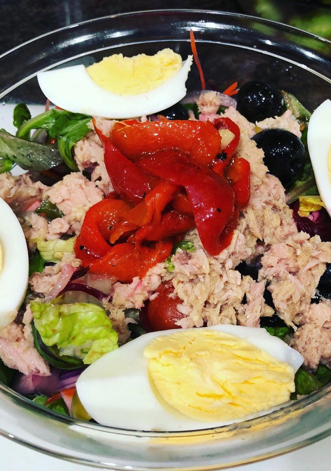 Una foto de Ensalada mediterránea