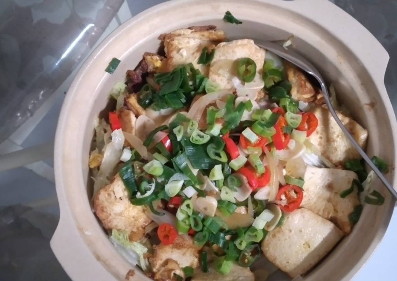 Sayur sawi putih tahu telor kulit babi.? Diganti daging sapi bsa