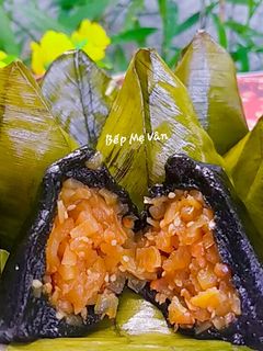 Hình của món Bánh Ít Lá Gai Nhân Sữa Dừa Non.