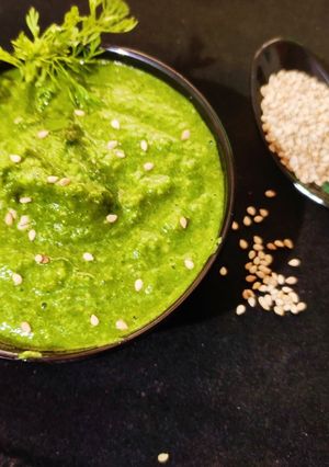 A picture of Garlic til coriander chatani.