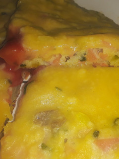 Una foto de Tortilla de papa criolla calabacín y zanahoria🥔🥕🥒🥘