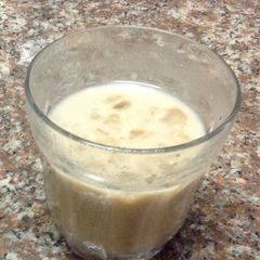 A picture of Banana and Papa Smoothe.