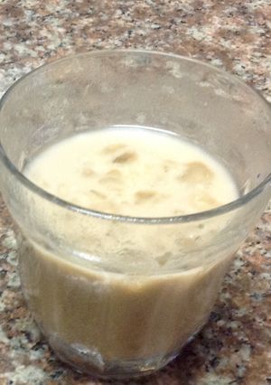 A picture of Banana and Papa Smoothe.