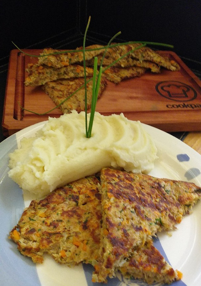 Una foto de Tortilla de jurel y pan rallado