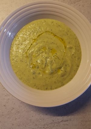 Una foto de Crema de calabacín y curry