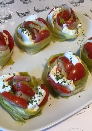 Une photo de Nids de poireaux aux tomates et mozzarella di buffala