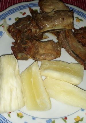 Una foto de Chancho frito (con mandioca 🇵🇾) (kure chyryry en guarani)