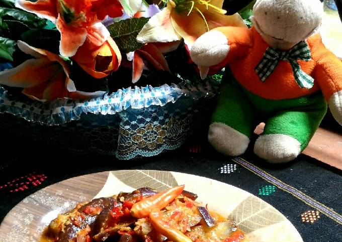 Wajib coba! Bagaimana cara memasak Terong Ungu Sambal Kemiri  menggugah selera