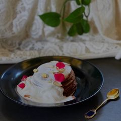 A picture of Gur ka Pooda with Vanilla Ice Cream.