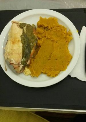 Una foto de Pechuga rellena con puré de zapallos