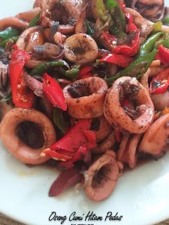 Foto resep Oseng Cumi Hitam Pedas