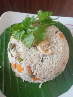 வெஜ் புலாவ் (Veg pulao recipe in tamil) செய்முறை முக்கிய புகைப்படம்