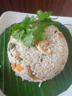 வெஜ் புலாவ் (Veg pulao recipe in tamil) செய்முறை முக்கிய புகைப்படம்