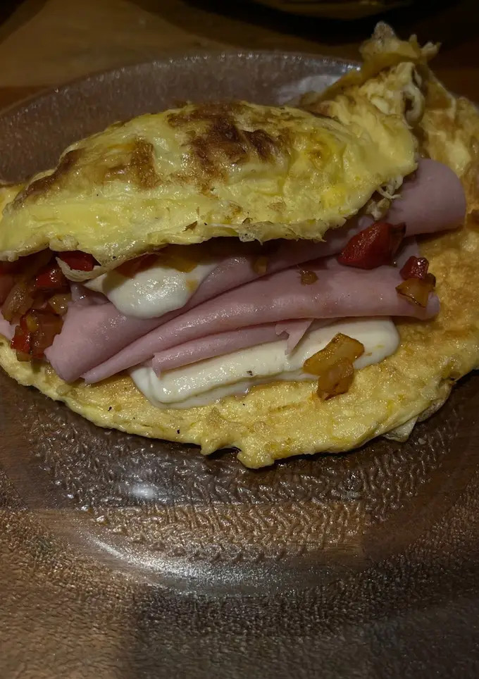 Una foto de Omelette de jamón y morrón