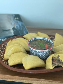Una foto de Empanaditas colombianas de res y papa en freidora de aire y con o sin Thermomix
